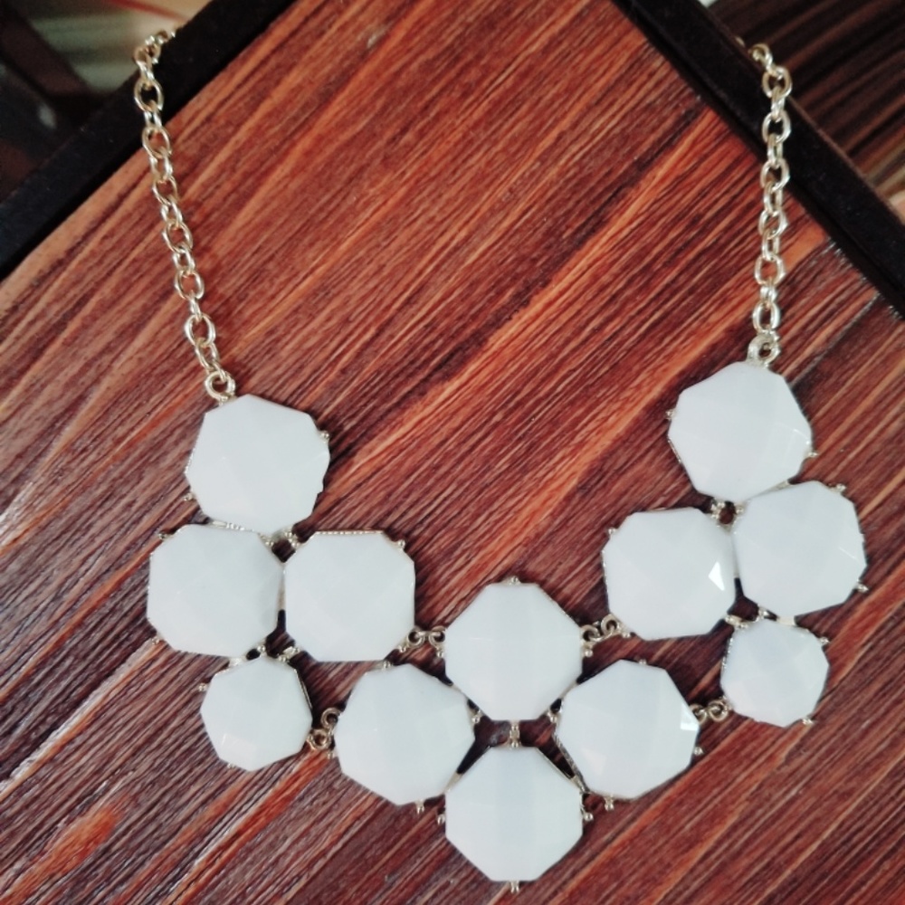 bib necklace